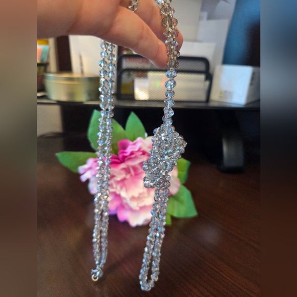 Elegant Silver Jewelry Set - Picture 3 of 7